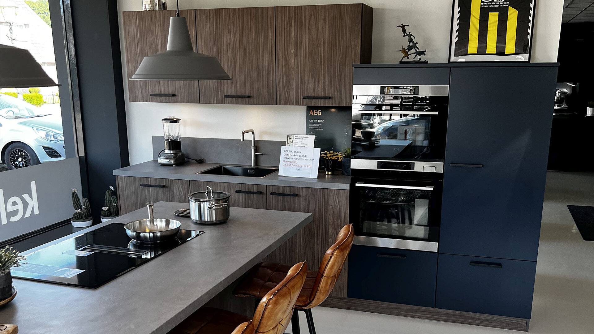 Walnoot met midnight blue