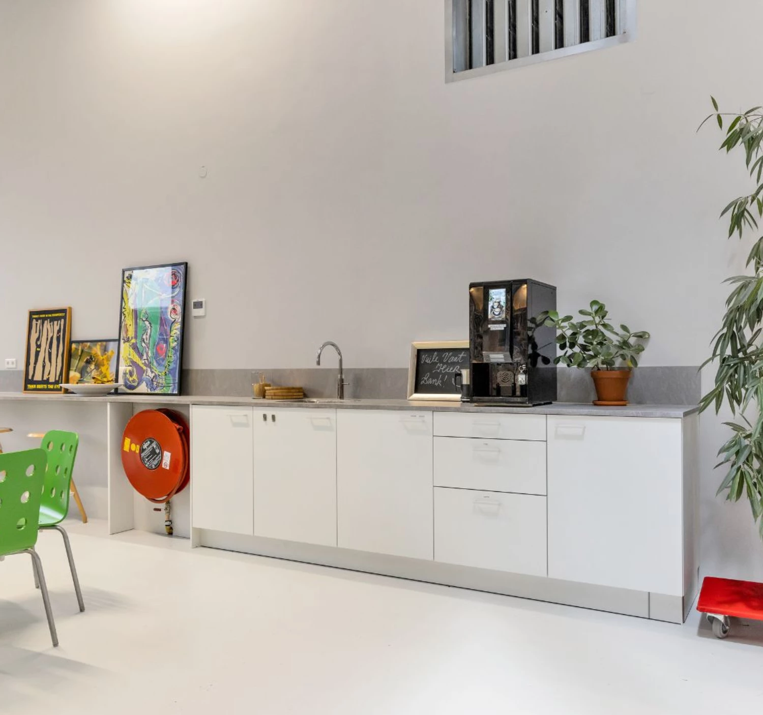 Biobased Keller keukens in circulair kantoor